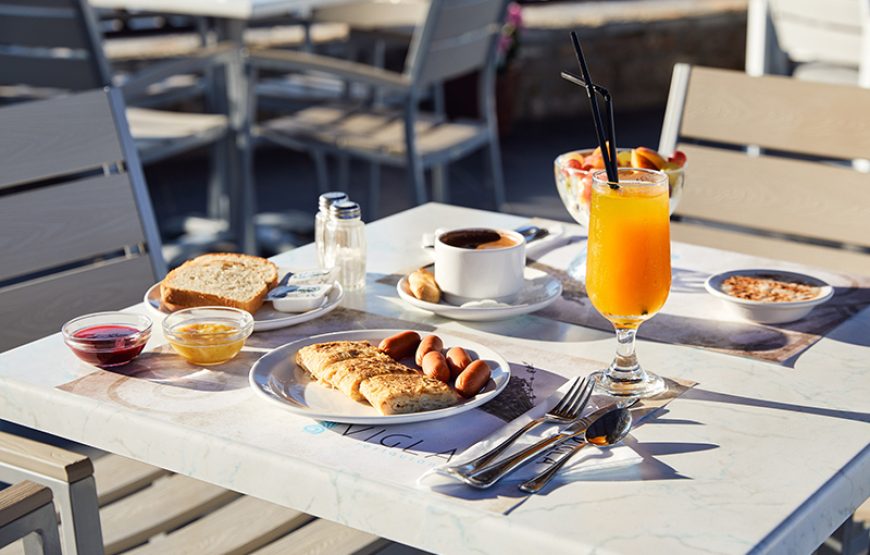 Room for 3 people with breakfast